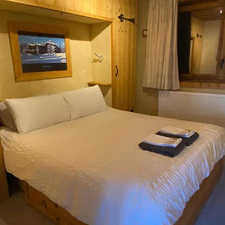 Moriond 1650 - 2 Bedrooms - Sleeps 8 * Courchevel