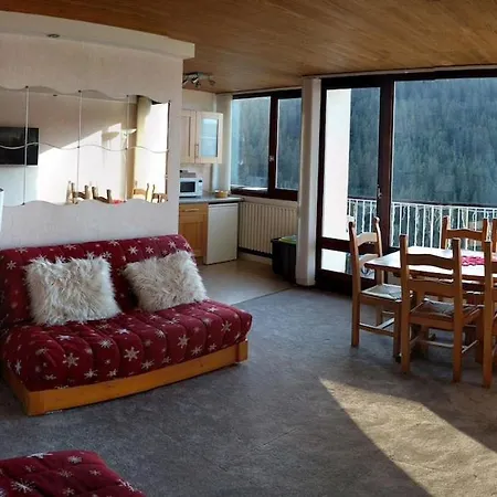 Moriond 1650 - 2 Bedrooms - Sleeps 8 Courchevel